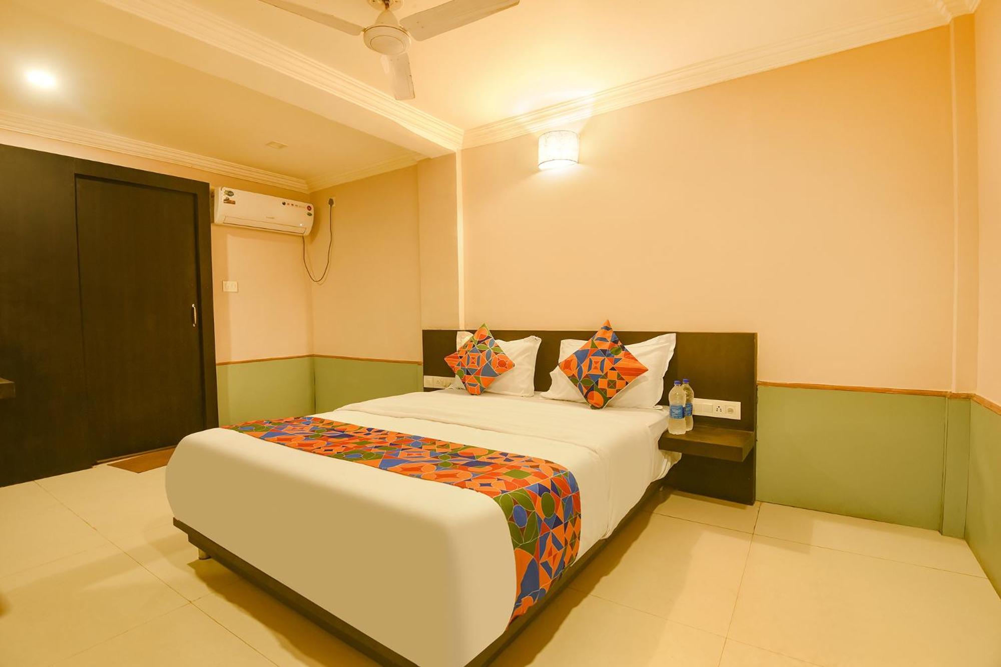 Fabexpress Raj Imperial By Rivasa Hotel Calangute Exterior photo