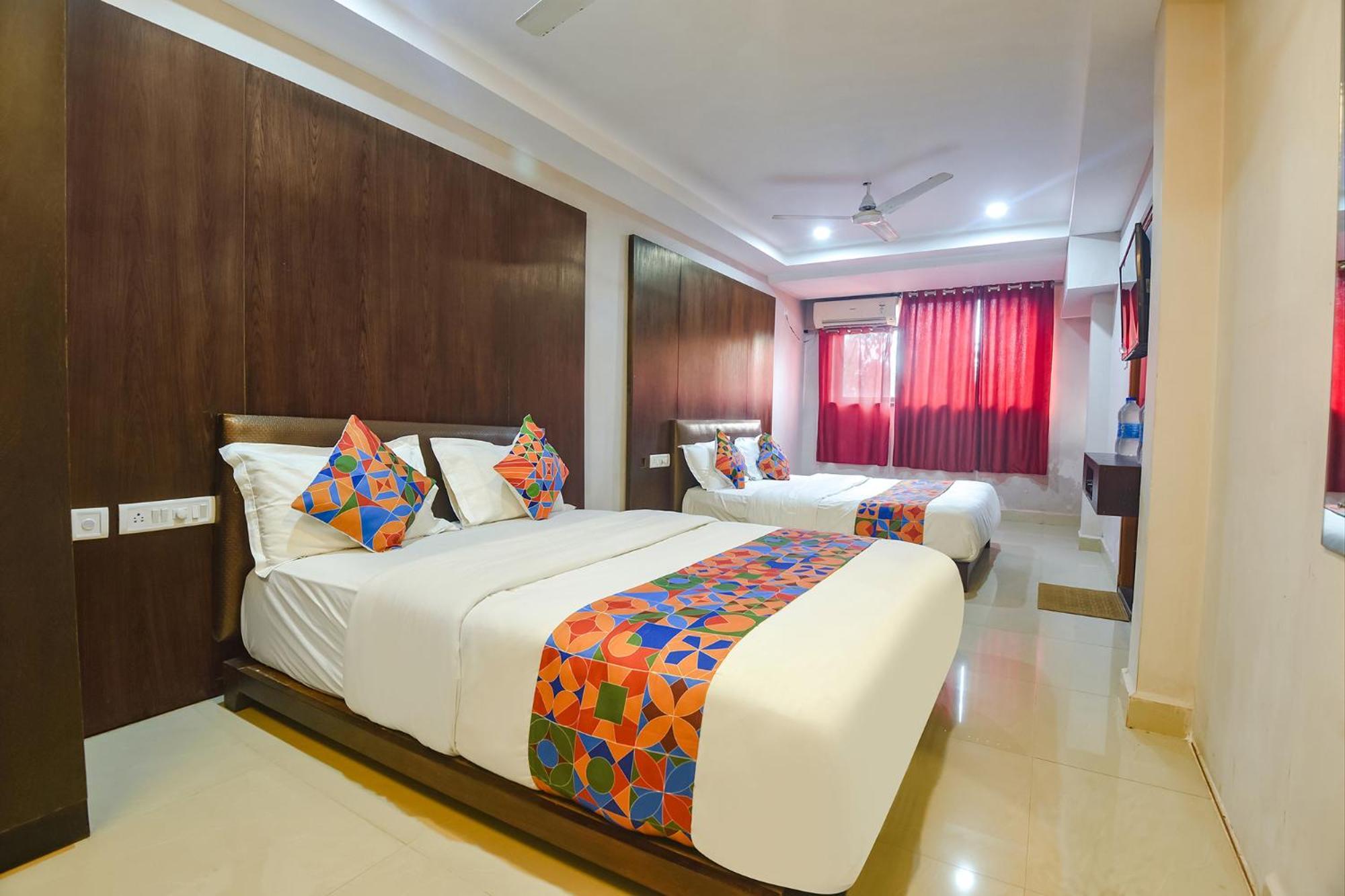 Fabexpress Raj Imperial By Rivasa Hotel Calangute Exterior photo